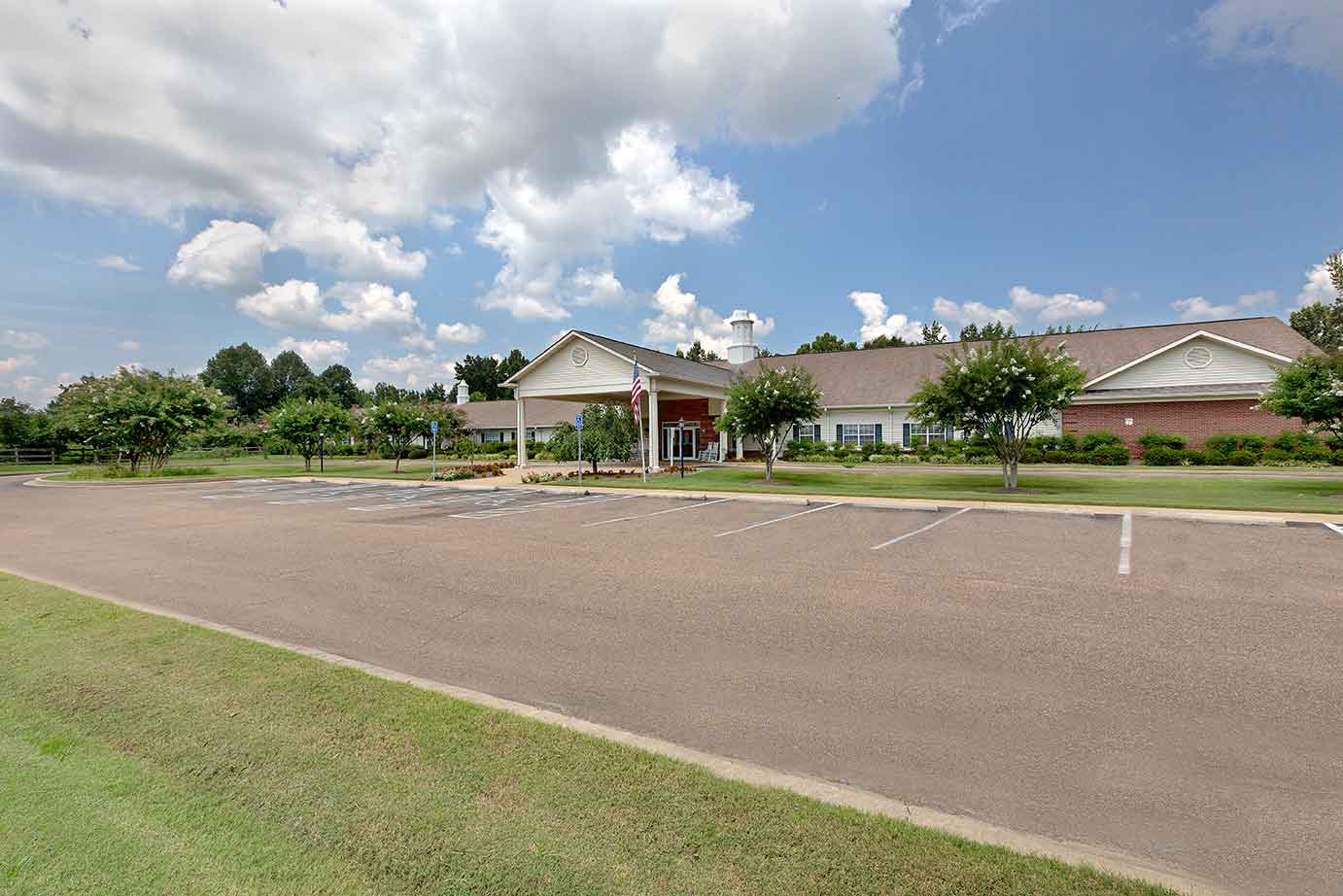 The Pinnacle of Southaven - Assisted Living and Memory Care - Building Pictures 1