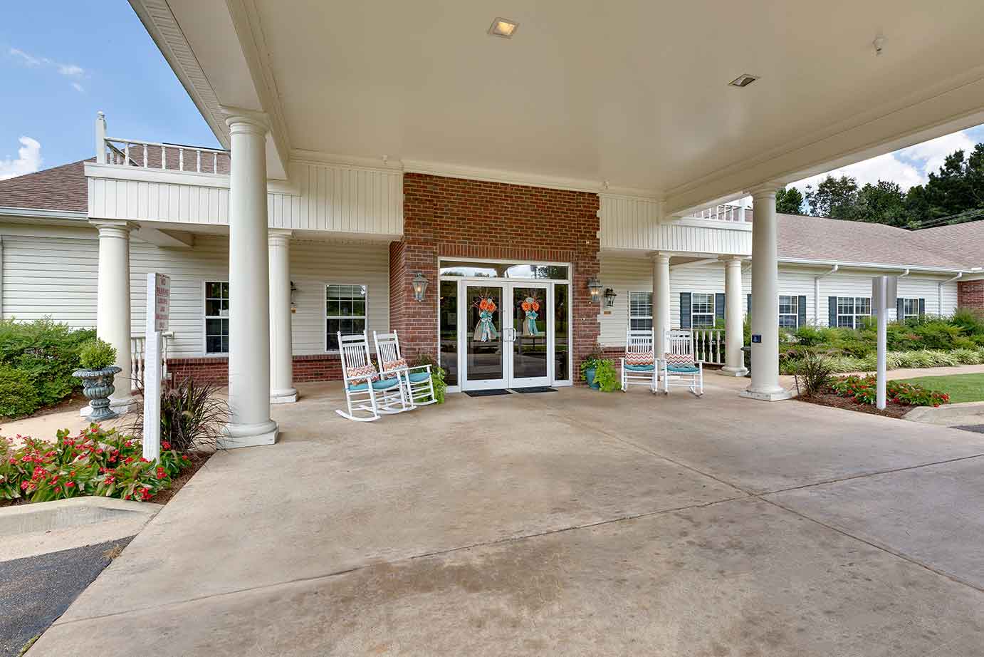The Pinnacle of Southaven - Assisted Living and Memory Care - Building Pictures 2