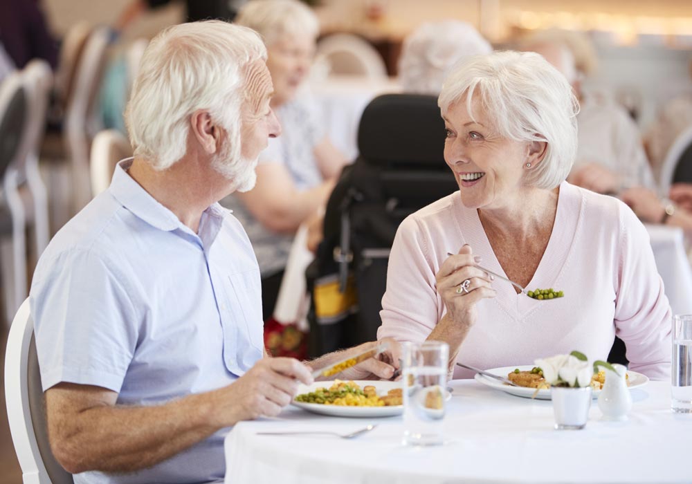 The Pinnacle of Southaven - Assisted Living and Memory Care - Enjoying a meal